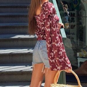 Levi’s 501 high rise button fly shorts. Size 28